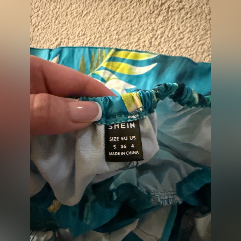 Dress - Picture 4 of 4